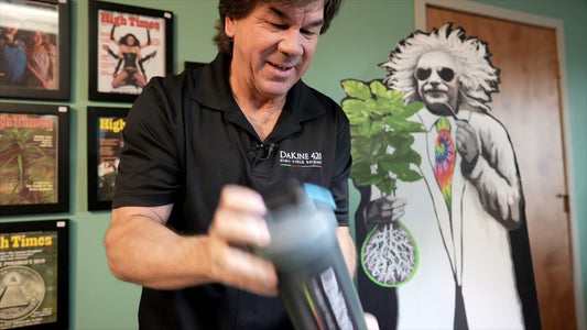 Dakine 420 - Founder Kelly Martin demonstrates the solubility of DaKine 420 Powdered Nutrients